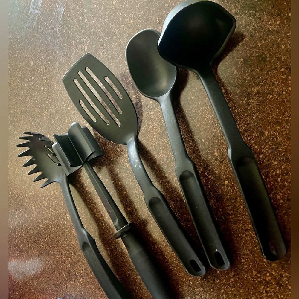 Pampered Chef Black Kitchen Utensil Set